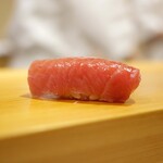 鮨 あらい - 「大船渡巻き網の本鮪中トロ」 2017年8月