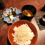 りょうりや 御旅屋 - じゃこご飯　赤だし　香物