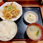 大衆食堂 さんさん亭 - 豚キムチ定食です。（2023.12 byジプシーくん）