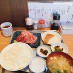 海鮮居酒屋 大関 - まぐろ中落ち定食、900円。