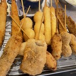 Kushikatsu Tanaka - 各種串揚げ。これで2200円くらいかな。