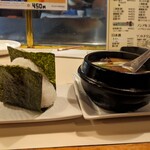 やきとり一心 - おにぎり(すじこ)180円