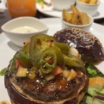 Luxe Burgers & Sunny'S Table - 