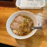 中華そば 白華楼 - 中華そばのメンマ増しです