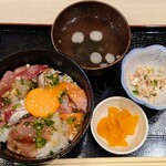 海鮮ふたば屋 - 令和5年12月
ランチタイム(11:30〜14:00)
海鮮づけ丼 税込880円