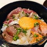 海鮮ふたば屋 - 令和5年12月
ランチタイム(11:30〜14:00)
海鮮づけ丼 税込880円