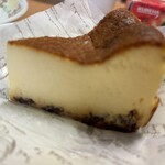 お菓子のじかん ルシエン - バスクチーズケーキ　ラムレーズン