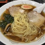 自由軒 - 麺の様子