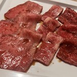 焼肉あきら漸 - トモサンカク
      カメノコ
      タテバラ(常陸牛)