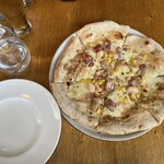 PIZZERIA　37 - バンビーノ(ツナ、ソーセージ、エビ、コーン、マヨネーズ、生クリーム) 