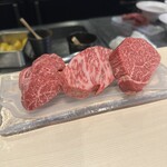 京都鉄板焼 結 - 本日のお肉です。お写真どうぞって見せてくれました(*'∀'人)