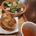Kanigatokuinayoumenya PASTA - サラダ､かにみそバゲット､ビーフコンソメスープ♪