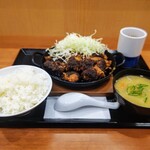 Katsuya - 味噌煮込みうどんチキンカツ定食869円