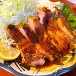 かつれつえん - 奥さんは珍しくポークソテー
醤油ペースのケチャップ風味。こちらも乙です