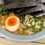 らすた - 海苔の下は家系ラーメン