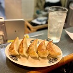 横浜中華街 揚州麺房 - 焼餃子、レモンサワー