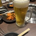 ほたる翔 - 2312_ほたる翔_キムチ盛り合わせ＠680円、生ビール＠480円