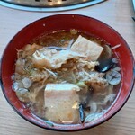 Sutamina Tarou - 〆には、塩もつ鍋やカルビスープを飲みました。こちらも凄く美味しかったです。