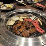 ほたる翔 - 2312_ほたる翔_ワイワイと焼きます。これもまた楽し。