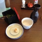 釜あげうどん  - 薬味の生姜、ネギとだしを持ってきて頂きました。
