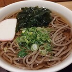 てんぷら・そば 門左衛門 - 麺量けっこうあってお腹いっぱいになる。