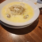 Italian Kitchen VANSAN 平和台店 - ここの生パスタは甘くて嫌いなので、追加料金でノン小麦粉パスタを頼んだが、やっぱり甘くてリピートは無い。