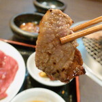 焼肉 わがんせ - 半国産牛カルビ：３、４枚目は“タレ”でいただきました。お肉の美味しさが充分堪能できました。