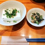 居酒屋ぽち - 冷奴とお通し