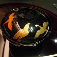 北新地 湯木 本店 - 椀をあけると