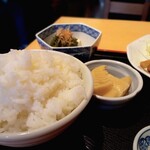 Asakusa Tokiwa Shokudou - B定食「ご飯ツヤツヤ、めかぶ奴に煮物も上品な味わい」