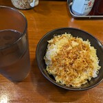 肉汁うどん こうち屋 - ボンビー天丼。無料
            米が麦飯っぽいのに変わったかな？
            セルフで好きなだけOK