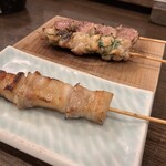 Honkaku Yakitori Daimyouhete - 手前から　豚バラ（無菌豚）／せせり（大葉入）／砂ズリ