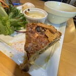 Cafe KAKAO - 本日のキッシュ　きのこと鶏ひき肉のキッシュ