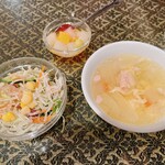 アジアンタワン - セットのサラダ、スープ、デザート