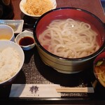 打ちたてうどん だし屋 - 