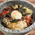 焼肉処 たつ吉 - 石焼ビビンパ