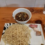 らーめん かねかつ - つけ麺　大盛　さすがのビジュアル