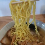 ぜんや - 黄色い中太ちぢれ麺　固めで新食感！