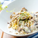 ワイン酒場。LONGING HOUSE 軽井沢 - きのこと豆乳クリームのパスタ