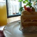 エクサン・プロヴァンス - イチゴのショートケーキ＆グレープフルーツジュース