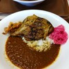 Sukiya - 炭火焼きチキンカレー小650円✨リーズナブル♬　酢漬けの玉ねぎがまた爽やかで合います(๑´ڡ`๑)