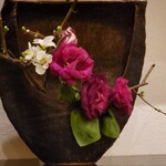 馬車道 大かわ - 店内のトルコ桔梗