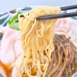 ＳＨＩＮ - 自家製中細麺