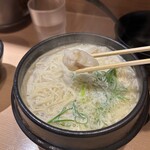 ホルモンらーめん8910 - ホルモンラーメン白