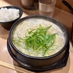 ホルモンらーめん8910 - ホルモンラーメン白