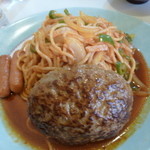 ひまわり - ３５０ｇのハンバーグと１人前のナポリタン　　１１月２２日