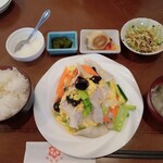 氷花餃子 - 豚肉・キクラゲ・卵炒めランチ