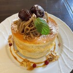 星乃珈琲店 - 季節限定の栗のモンブランです