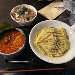 ラーメン いっとうや - 辛つけ麺　1000円+まかない丼　380円