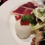 ムッシュ - 水牛のモッツアレラチーズはカプレーゼ風